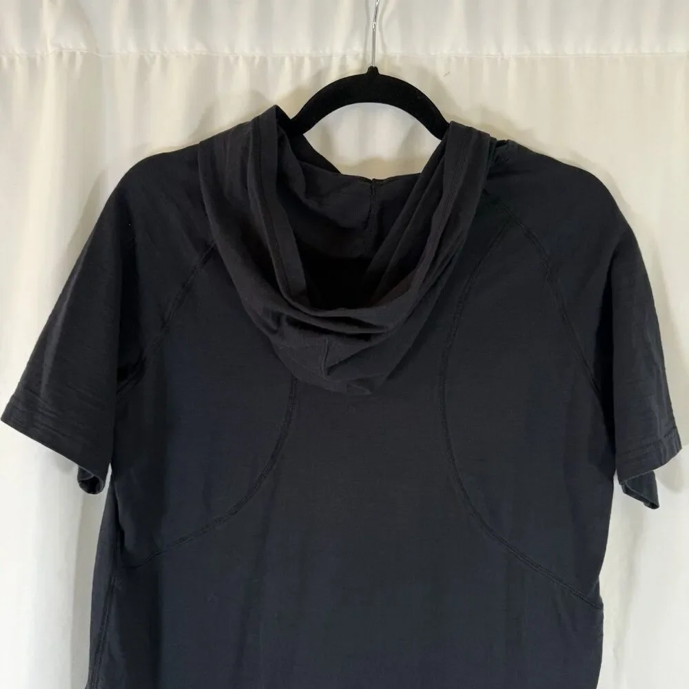 Iron Paradise Under Armour Hoodie Youth XL Black Short Sleeve 100% Cotton